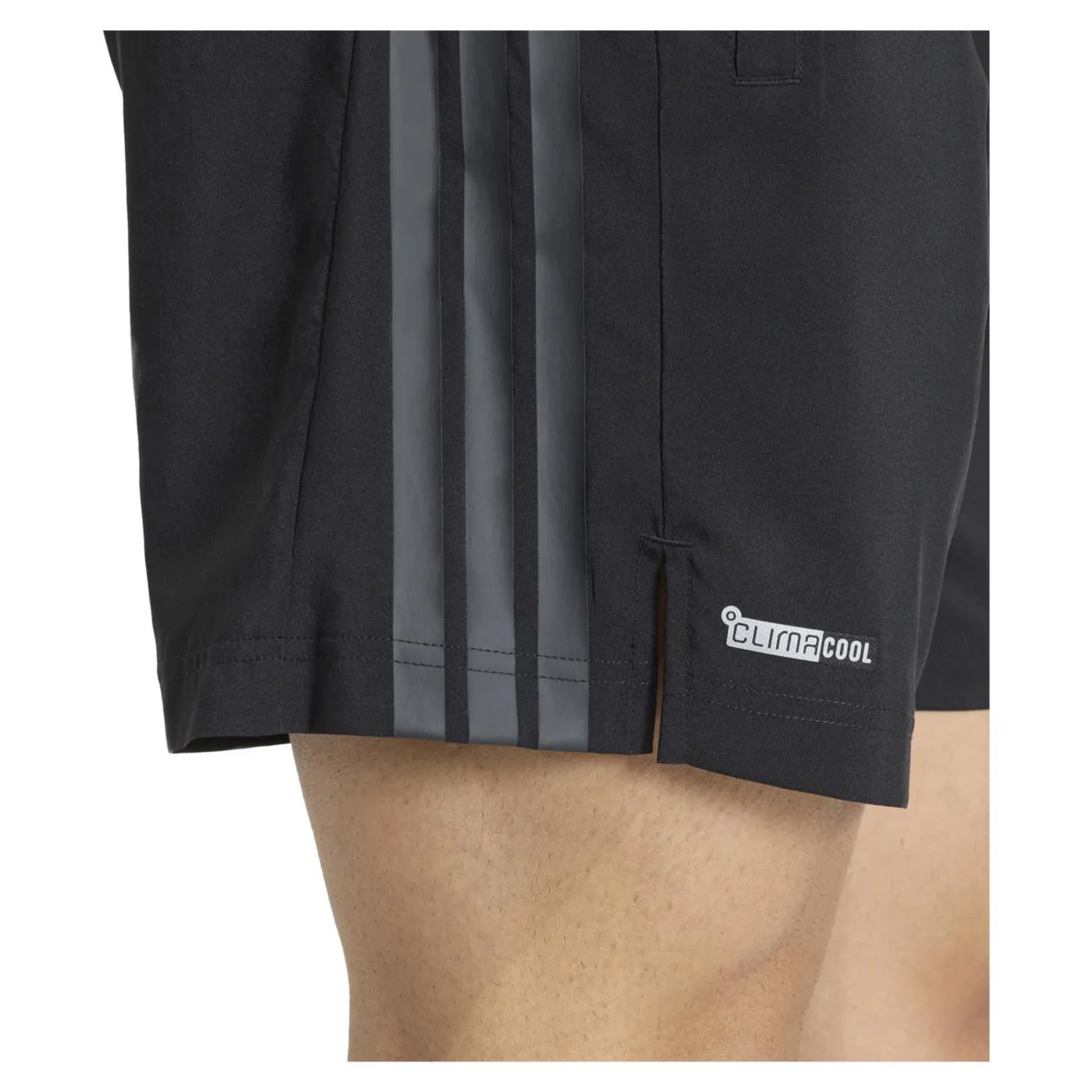 ADIDAS TECHESS 3S SHORT - Image 4