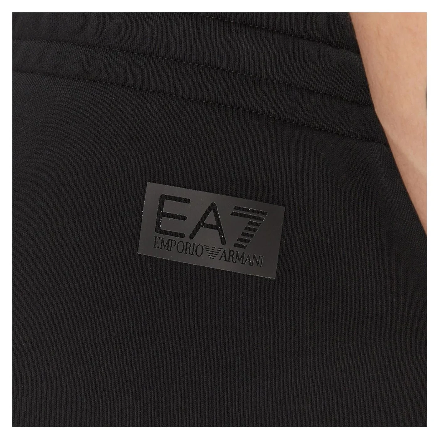 EMPORIO ARMANI 7 EA7 TRAIN OVERSIZE LOGO SHORT - Image 4