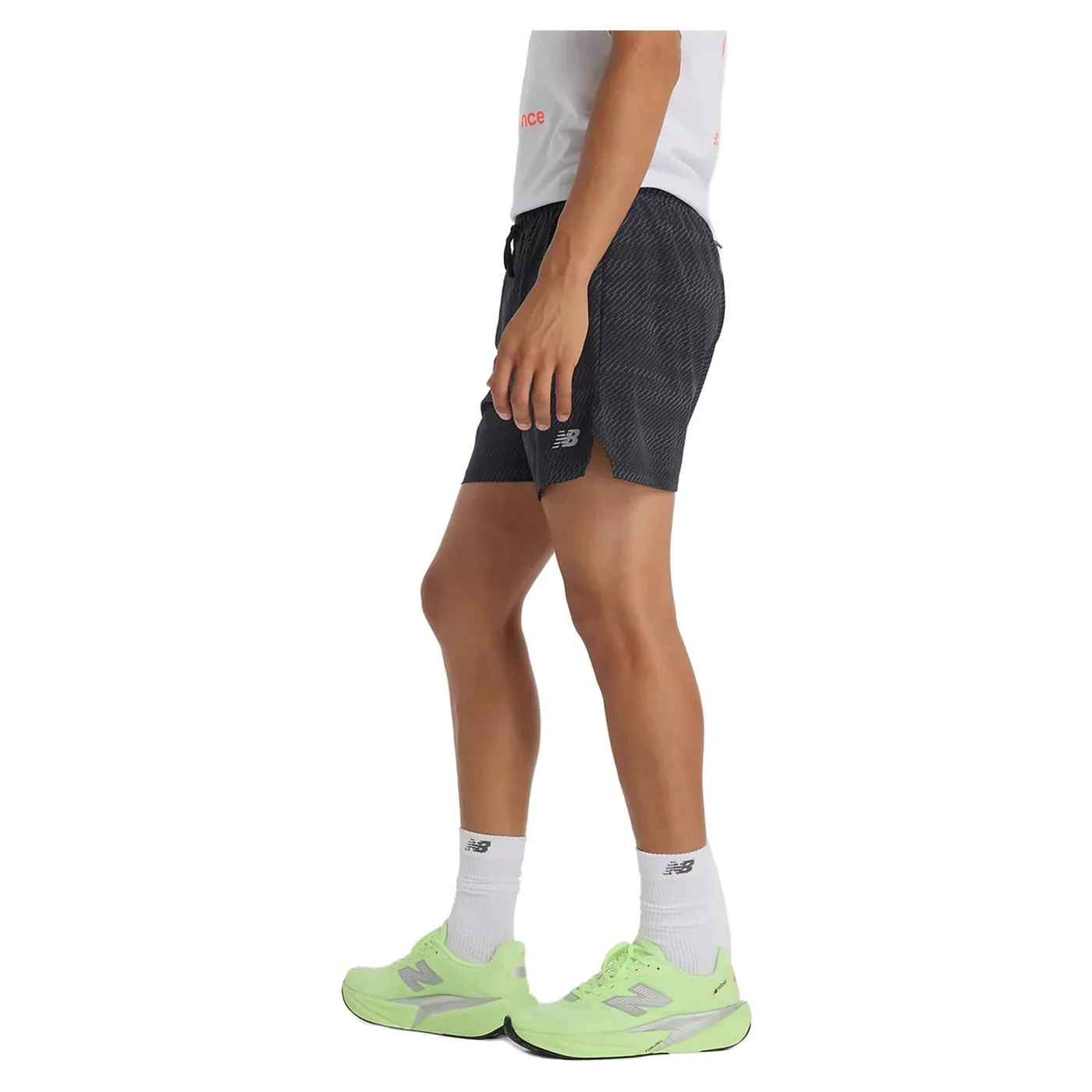 NEW BALANCE ESSENTIALS PRINTED SHORT - Image 2