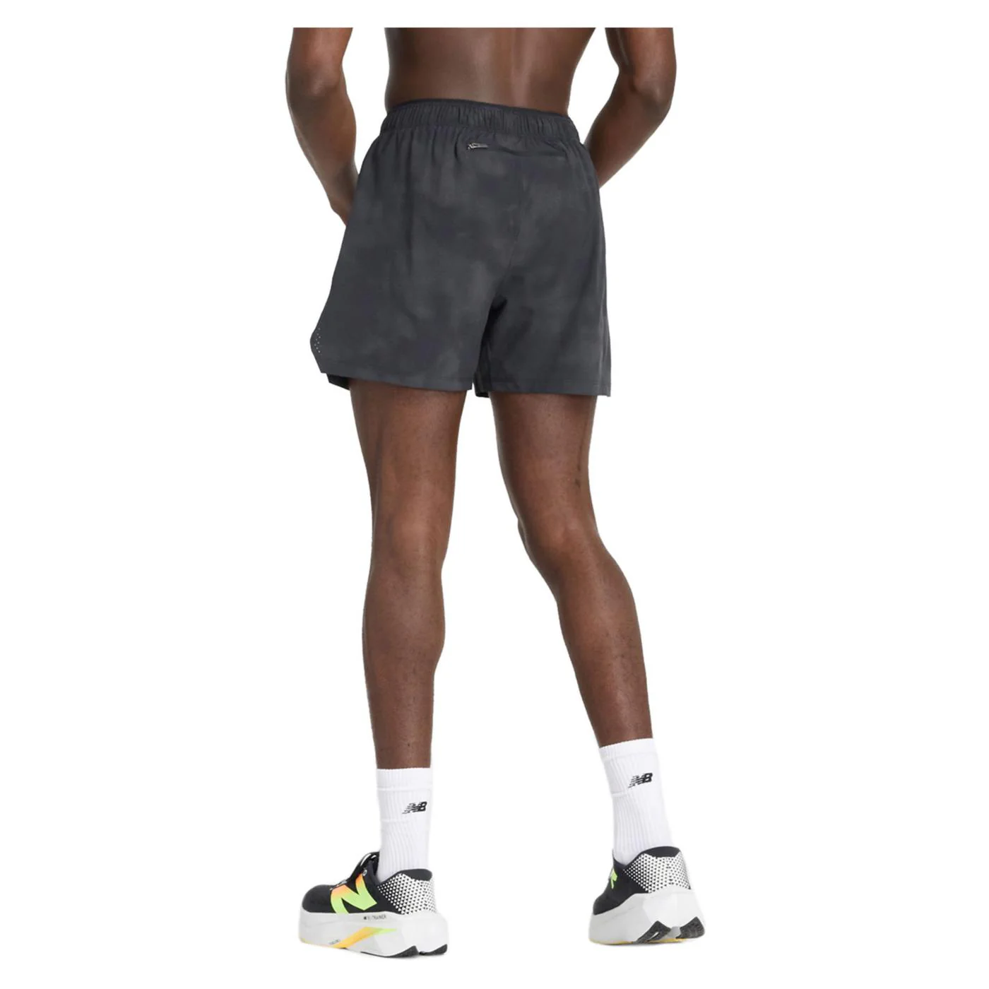 NEW BALANCE RC REFLECTIVE SHORT 5INCH - Image 4