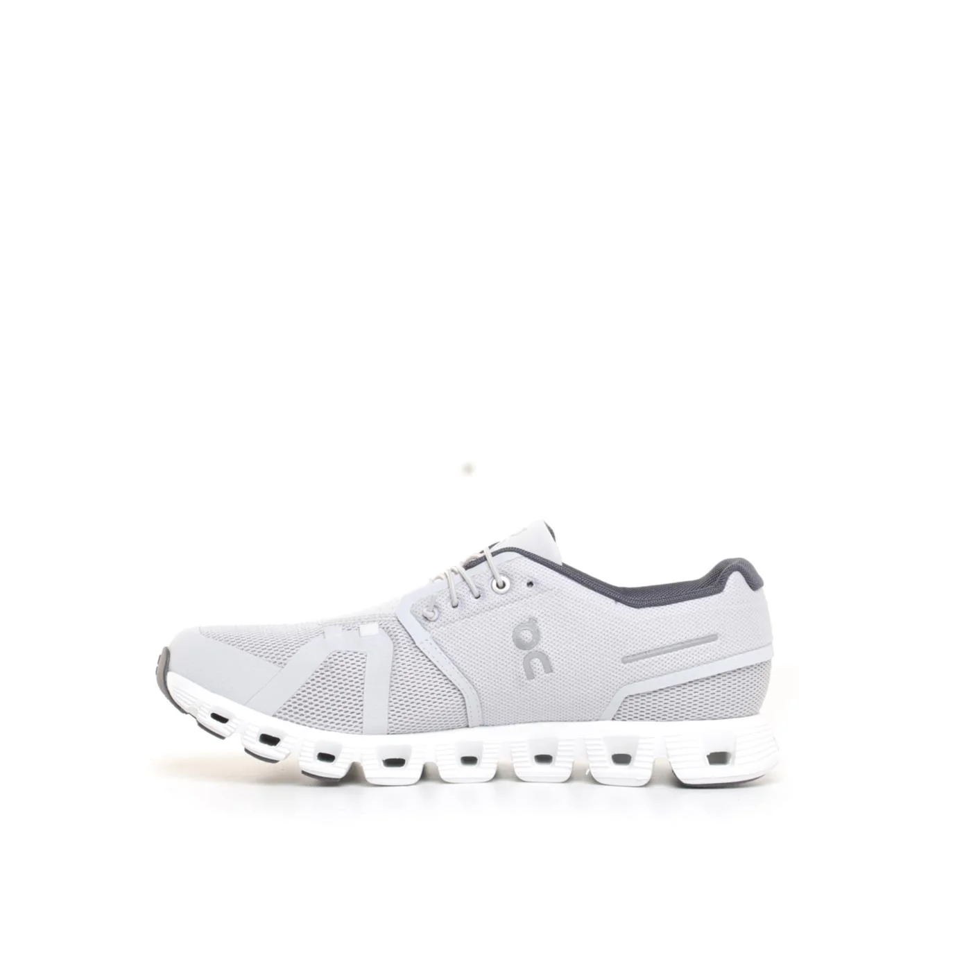 ON CLOUD 5 - Image 3