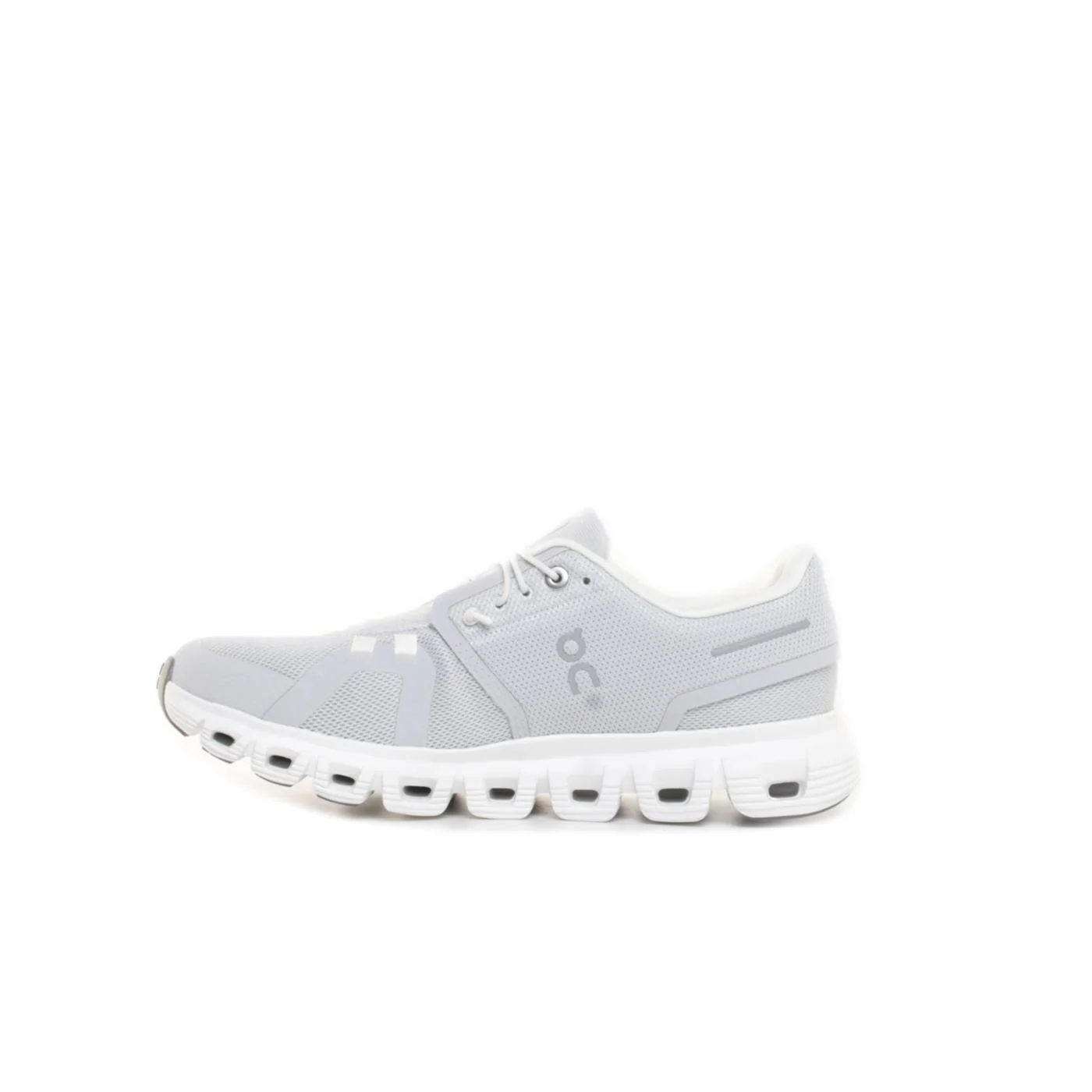 ON CLOUD 6 - Image 2