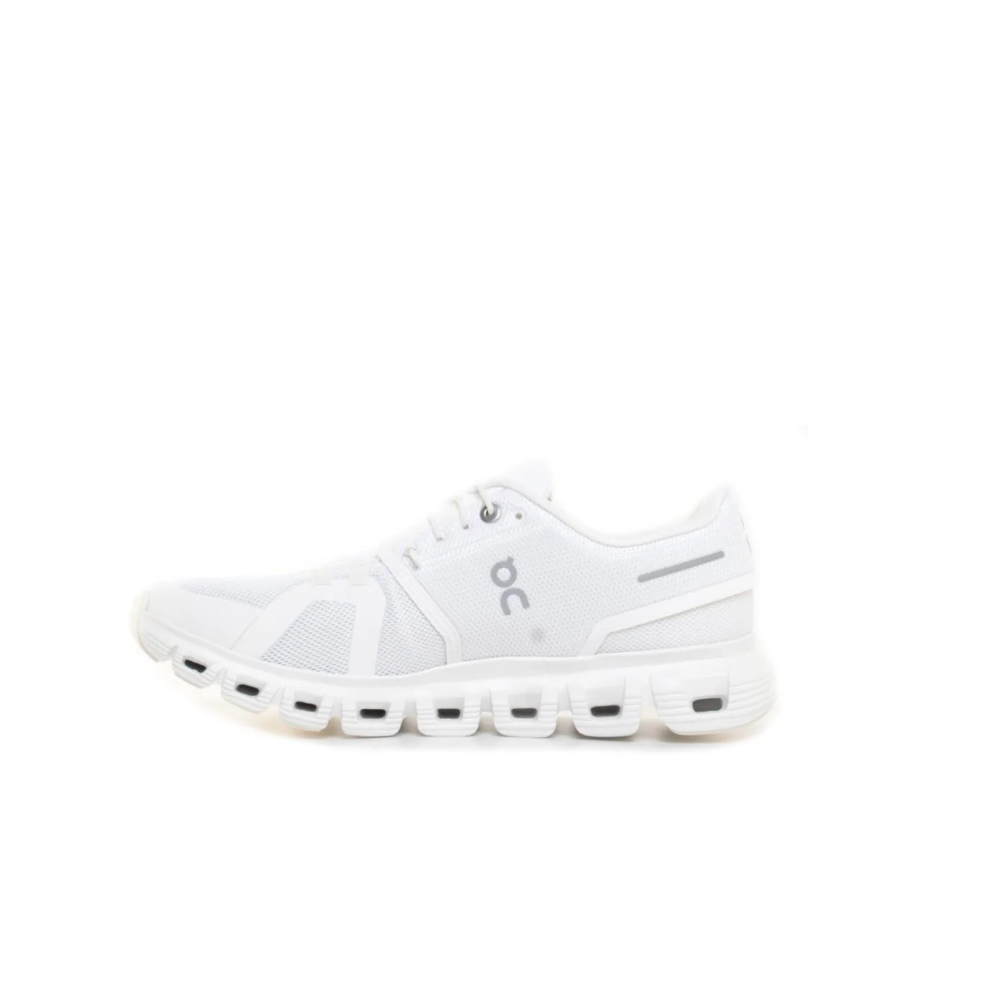 ON CLOUD 6 - Image 2